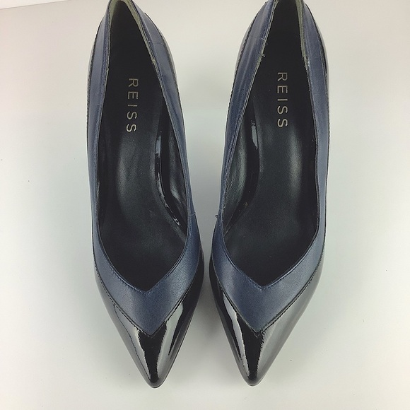 REISS TWO TONES BLACK PATENT AND NAVY PUMPS - Picture 4 of 11